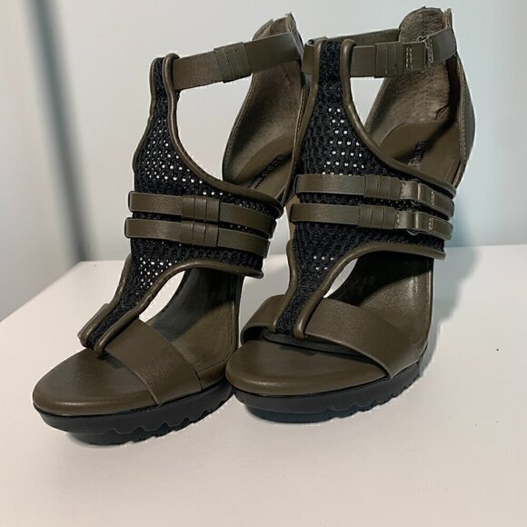 BCBG Olive Green Katya High-Heel, Size 8 - Picture 3 of 17